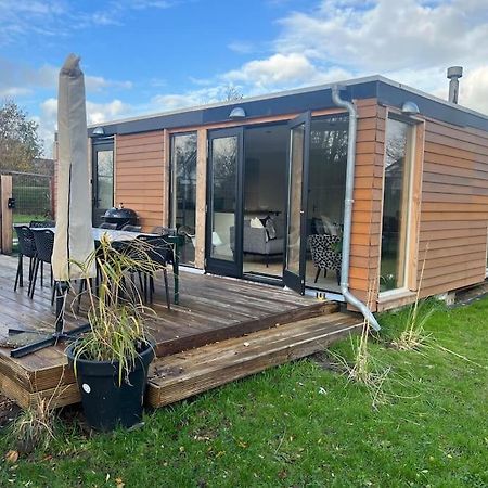 Moderne Bungalow Voor 6 Personen ユリアーナドルプ エクステリア 写真