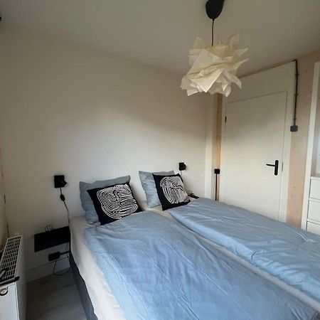 Moderne Bungalow Voor 6 Personen ユリアーナドルプ エクステリア 写真