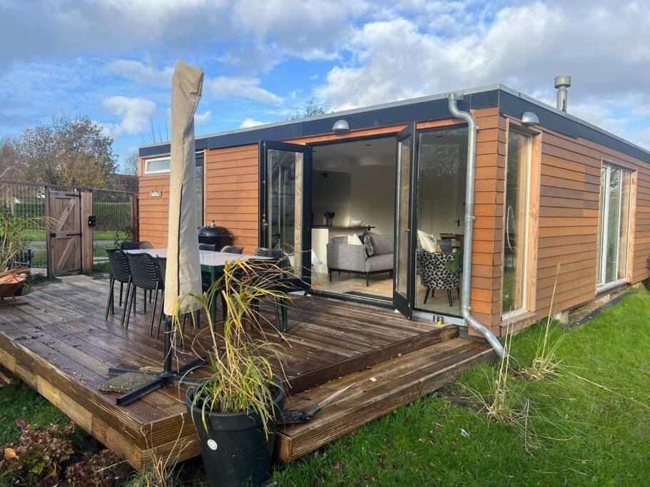 Moderne Bungalow Voor 6 Personen ユリアーナドルプ エクステリア 写真