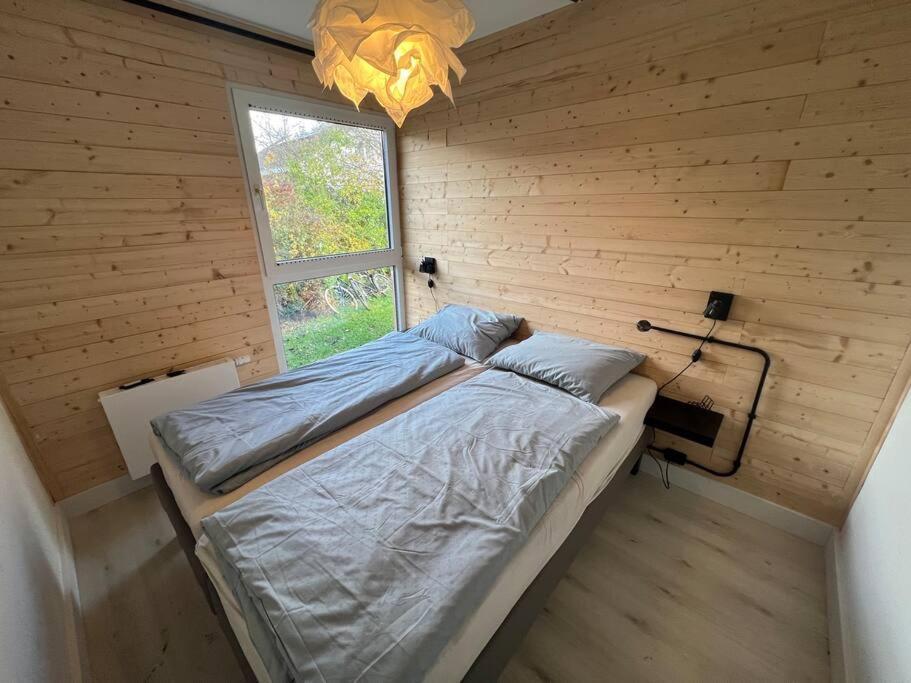 Moderne Bungalow Voor 6 Personen ユリアーナドルプ エクステリア 写真