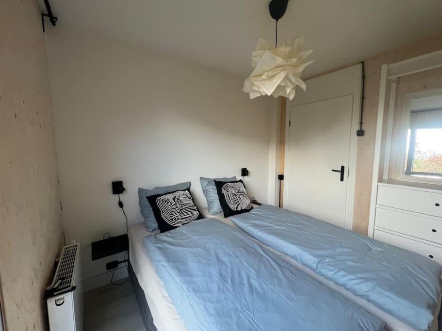 Moderne Bungalow Voor 6 Personen ユリアーナドルプ エクステリア 写真